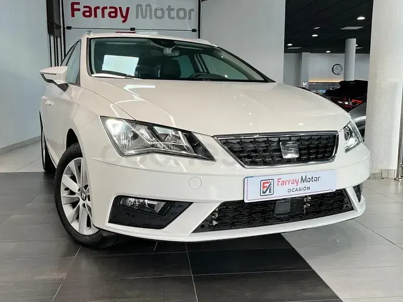 Usado Seat Leon XCELLENCE 130 CV (95 kW) 2019 Blanco Familiar