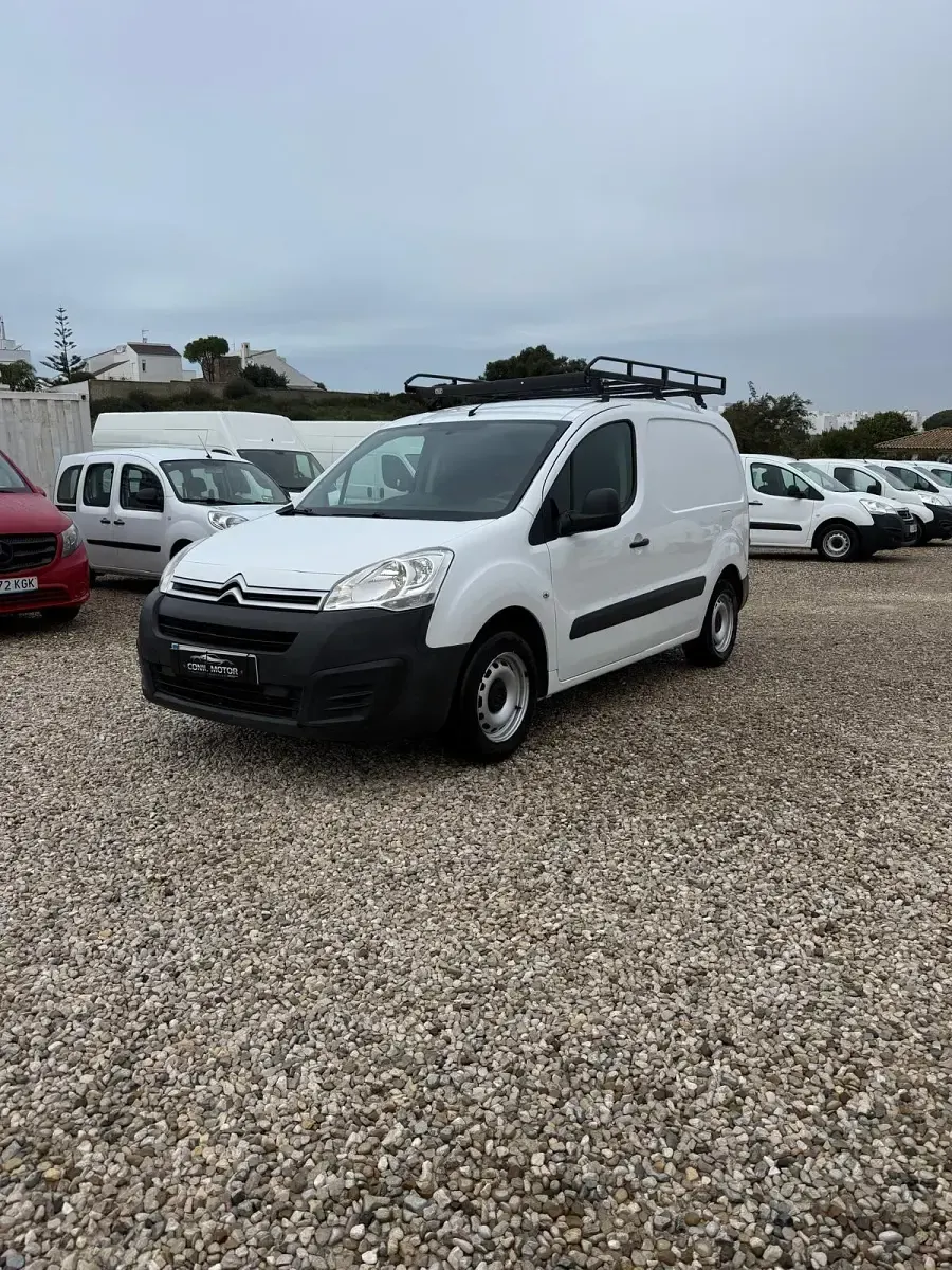 Usado Citroën Berlingo Live 75 CV (55 kW) 2018 Blanco Monovolumen