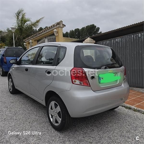 Usado Chevrolet Kalos SE 72 CV (52 kW) 2005 Gris / plata Berlina