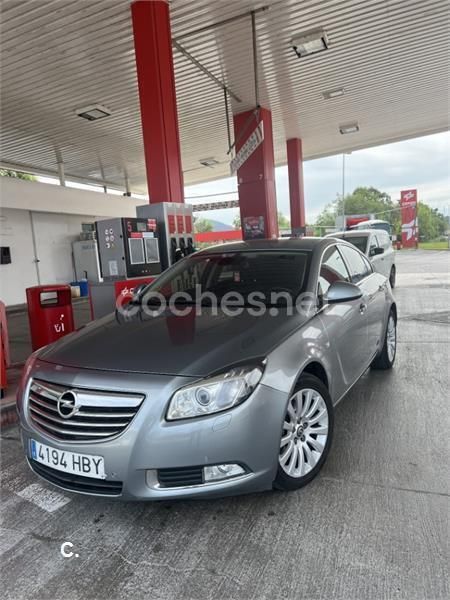 Gris / plata Usado 2011 Opel Insignia Sport Berlina | 6100 € (Precio justo) - Imagen 1/4