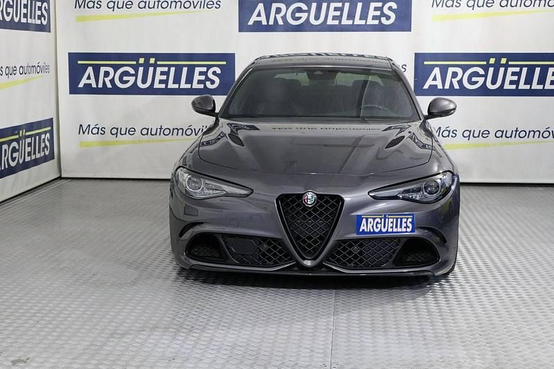 Usado Alfa Romeo Giulia Quadrifoglio 510 CV (375 kW) 2018 Gris metalizado Berlina