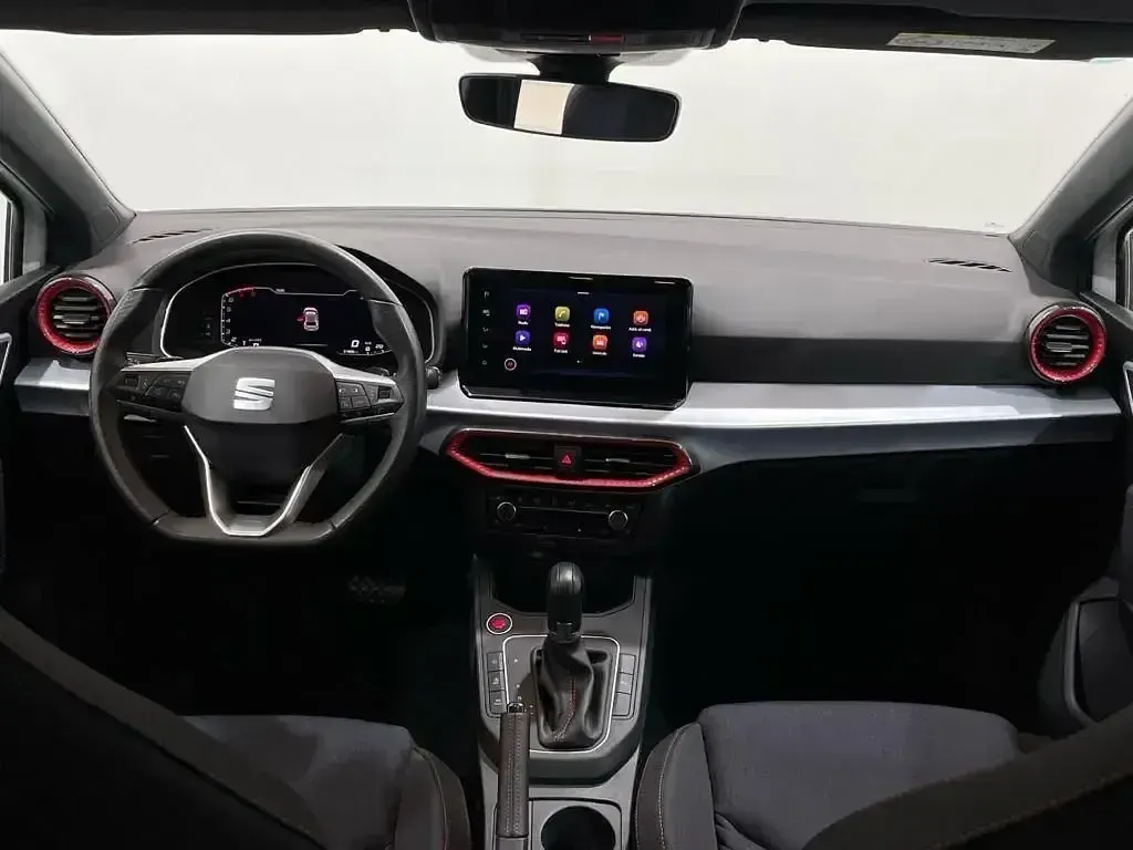 Usado Seat Ibiza FR 150 CV (110 kW) 2024 Blanco Utilitario