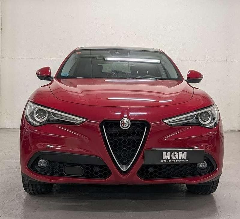 Usado Alfa Romeo Stelvio Executive 210 CV (154 kW) 2019 Burdeos SUV