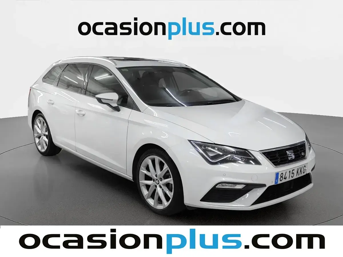 Usado Seat Leon FR 125 CV (91 kW) 2018 Blanco Familiar