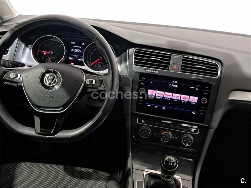 Usado VW Golf VII Advance 115 CV (84 kW) 2020 Blanco Familiar