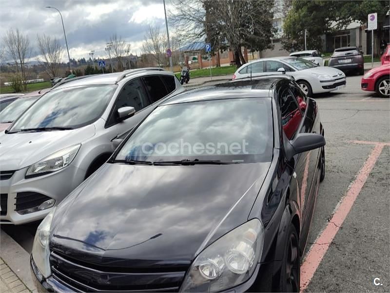 Usado Opel Astra GTC Sport 115 CV (84 kW) 2008 Negro Berlina