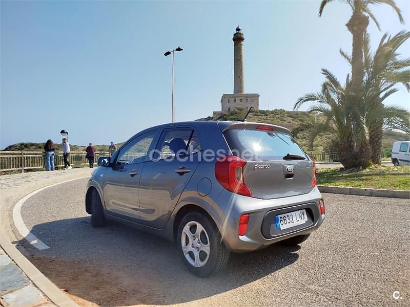 Usado Kia Picanto Comfort 67 CV (49 kW) 2021 Gris / plata Utilitario