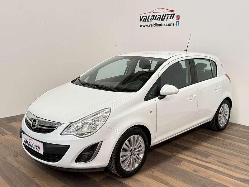 Blanco Usado 2013 Opel Corsa Color Edition Utilitario | 8500 € (Precio justo) - Imagen 1/4