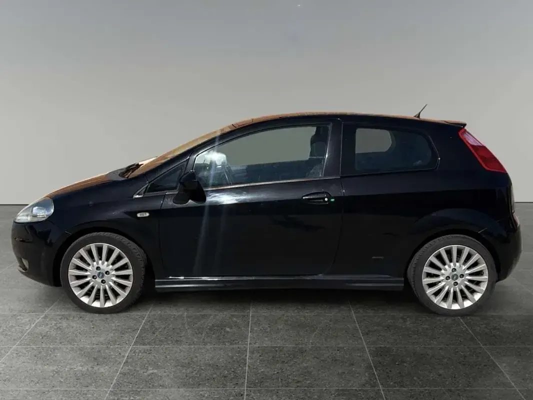 Usado Fiat Punto Classica 60 CV (44 kW) 2007 Negro Utilitario