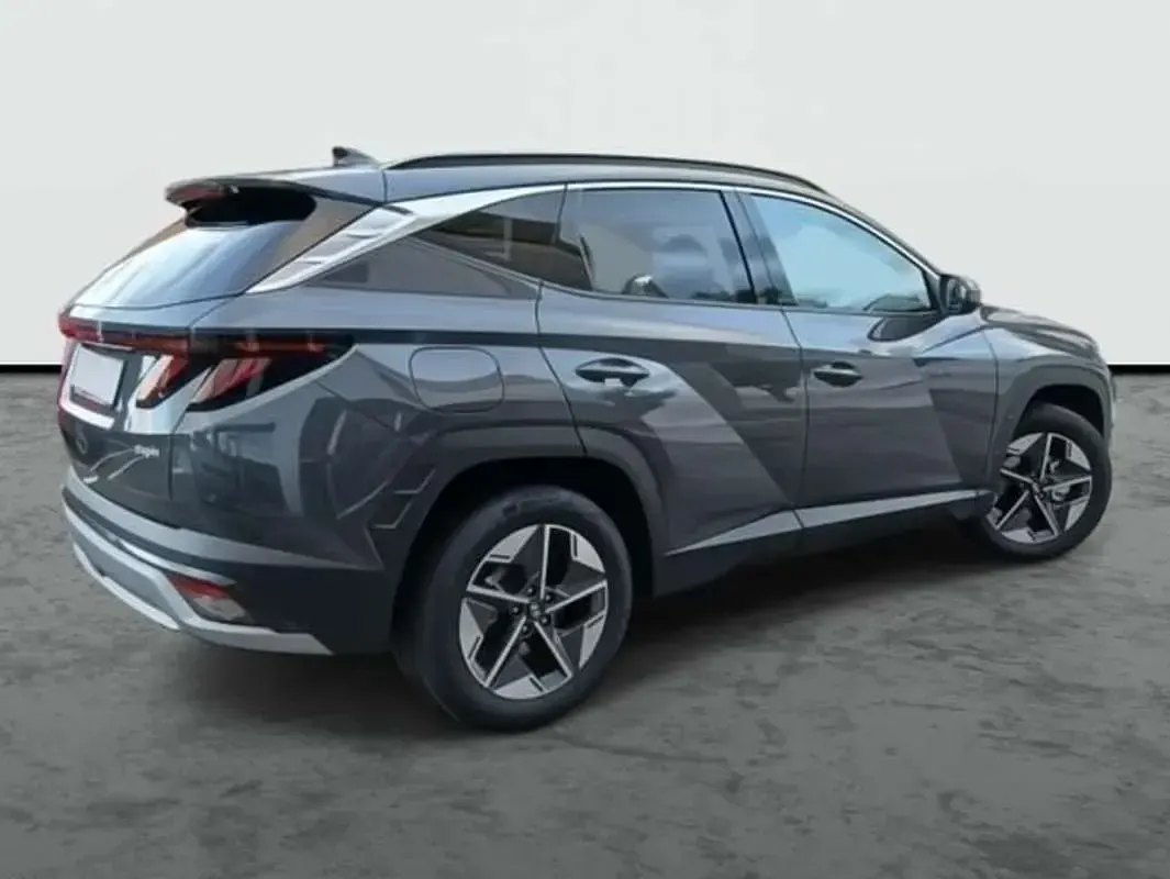 Usado Hyundai Tucson 288 CV (211 kW) 2025 Gris SUV