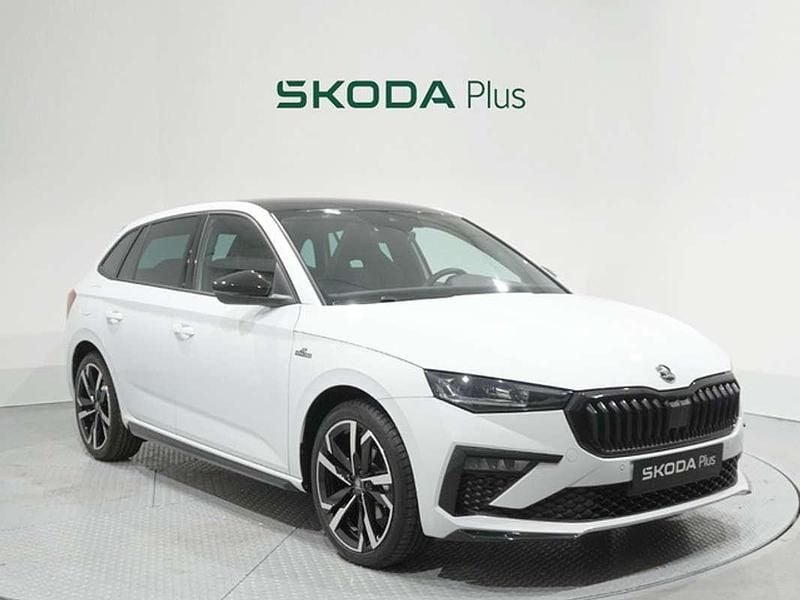 Blanco Nuevo 2025 Skoda Scala Monte Carlo Utilitario | 25.900 € (Precio justo) - Imagen 1/4