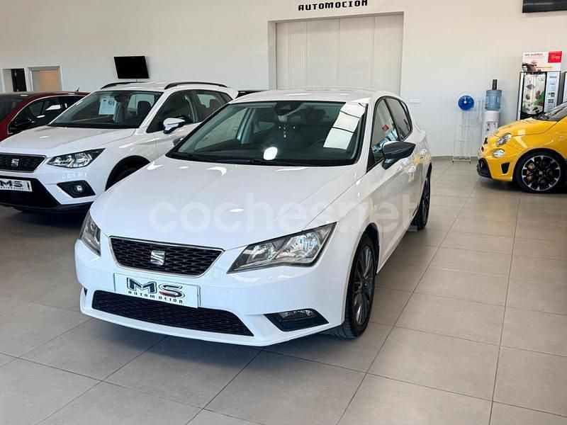 Usado Seat Leon Style 110 CV (80 kW) 2016 Blanco Berlina