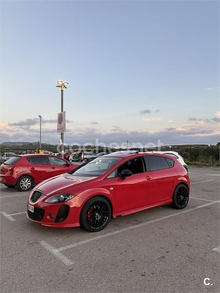 Usado Seat Leon FR 211 CV (155 kW) 2009 Rojo Utilitario