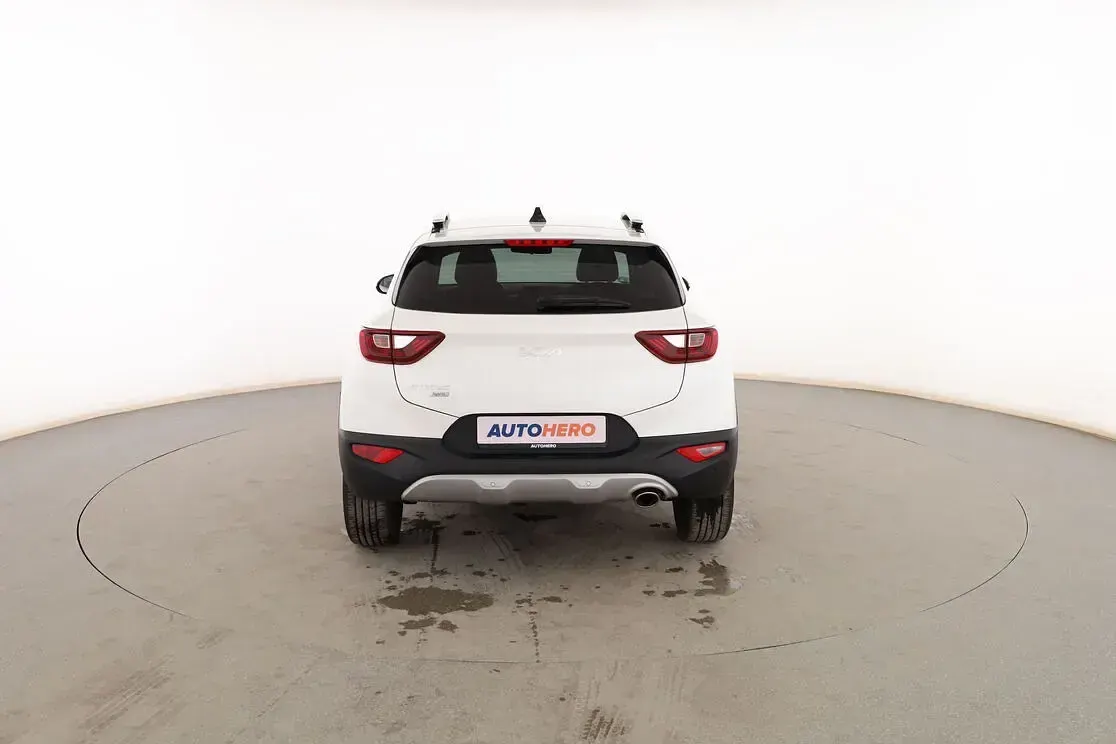 Usado Kia Stonic Style 101 CV (74 kW) 2024 Blanco SUV