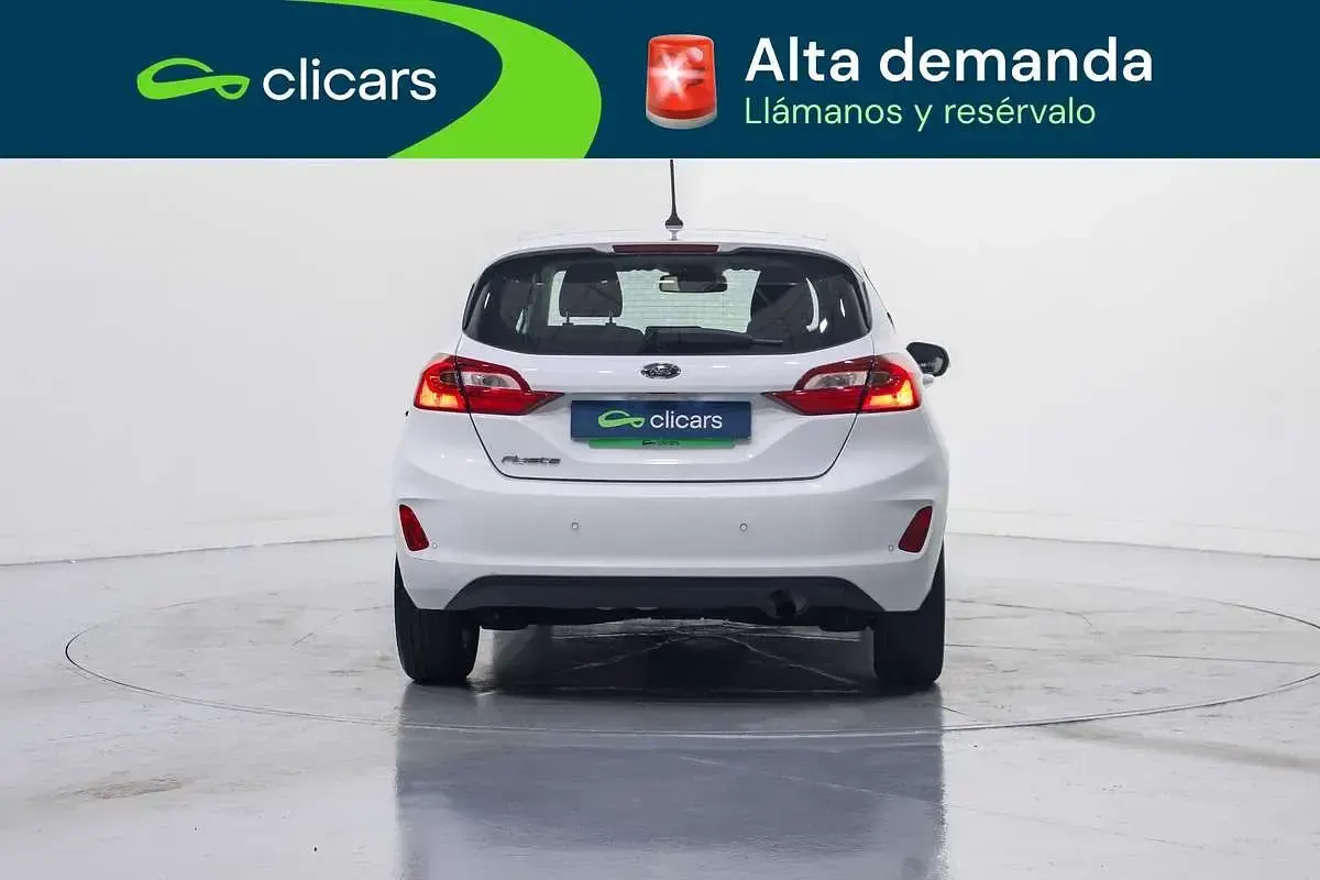 Usado Ford Fiesta Trend+ 101 CV (74 kW) 2018 Blanco Utilitario