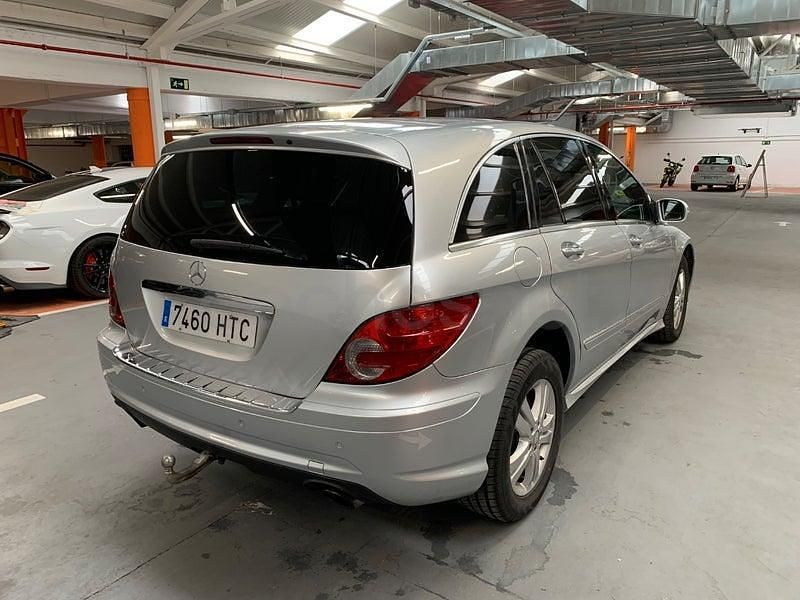 Usado Mercedes R280 190 CV (139 kW) 2008 Gris / plata Monovolumen