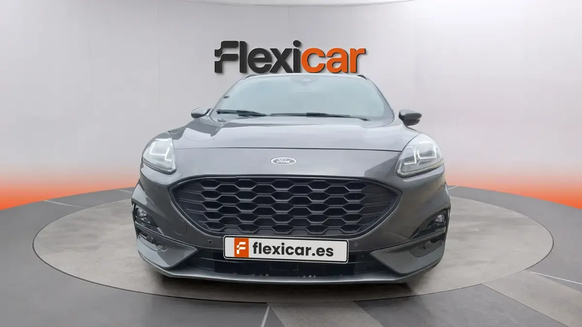 Usado Ford Kuga ST-Line 150 CV (110 kW) 2022 Gris SUV