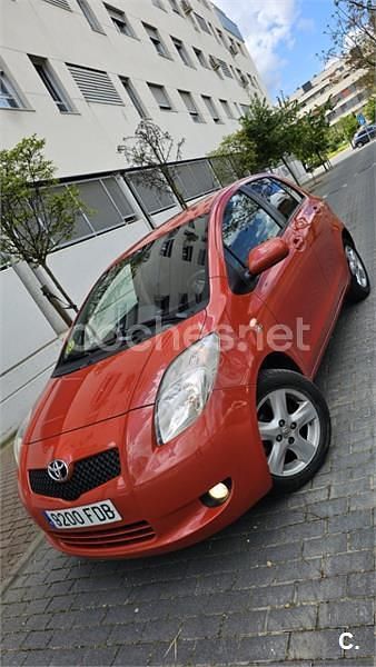 Usado Toyota Yaris Luna 75 CV (55 kW) 2006 Naranja Berlina