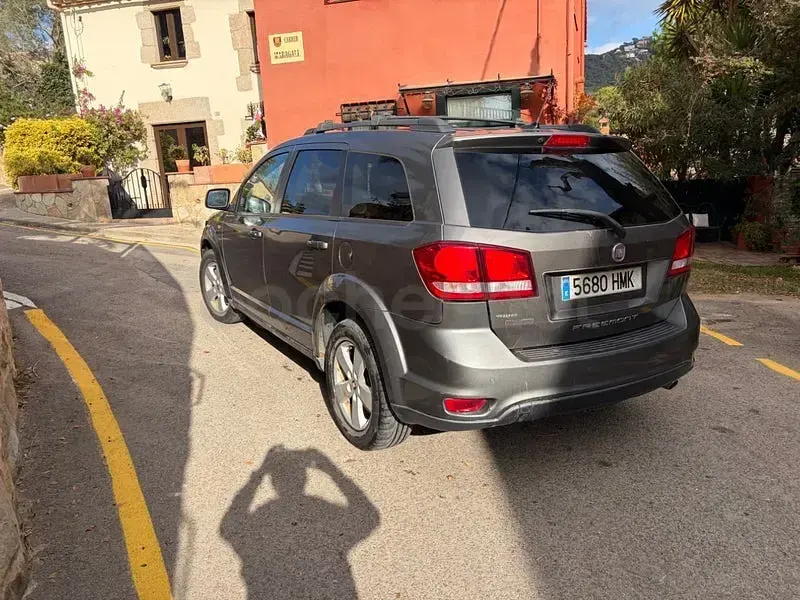 Usado Fiat Freemont Urban 170 CV (125 kW) 2012 Gris / plata SUV
