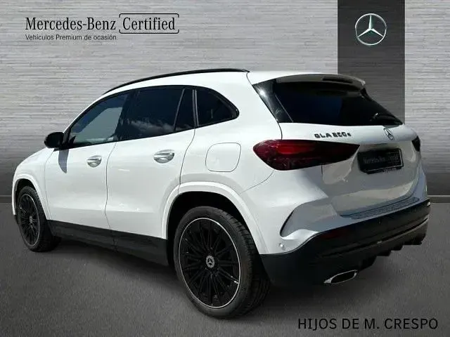 Usado Mercedes GLA250 218 CV (160 kW) 2025 Blanco polar SUV
