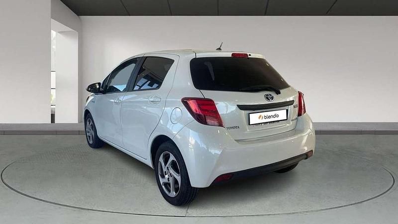 Usado Toyota Yaris Active 101 CV (74 kW) 2016 Blanco Berlina