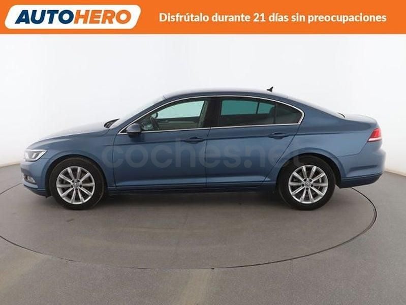 Usado VW Passat Advance 150 CV (110 kW) 2016 Azul Berlina