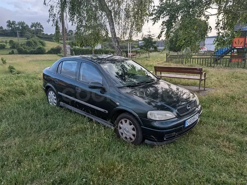 Usado Opel Astra Comfort 100 CV (73 kW) 1999 Verde Berlina