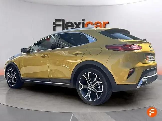 Usado Kia XCeed 140 HP (102 kW) 2020 Amarelo SUV