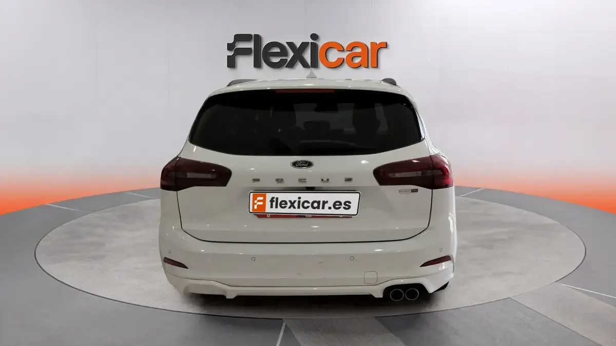 Usado Ford Focus ST-Line 155 CV (114 kW) 2023 Blanco Familiar