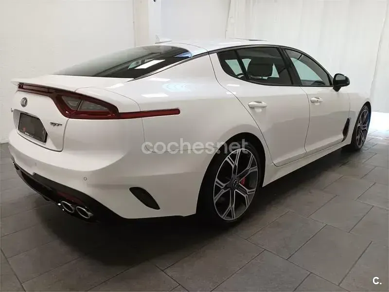 Usado Kia Stinger GT 366 CV (269 kW) 2020 Blanco Utilitario