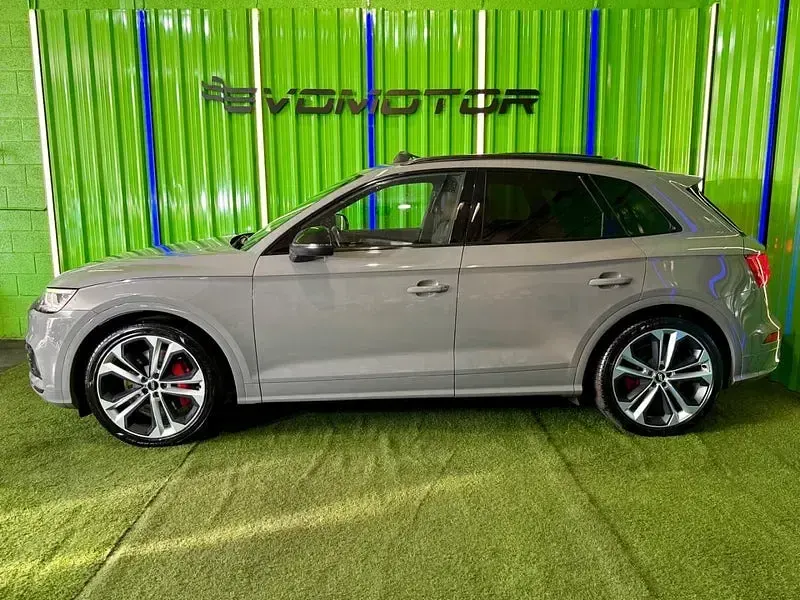 Usado Audi SQ5 Sport 347 CV (255 kW) 2020 Gris / plata SUV