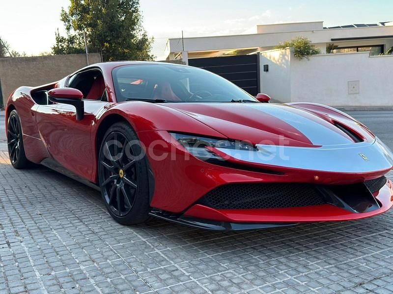 Rojo Usado 2022 Ferrari SF90 Coupe | 499.990 € - Imagen 1/4