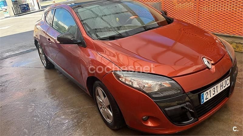 Usado Renault Mégane 110 CV (80 kW) 2012 Naranja Berlina