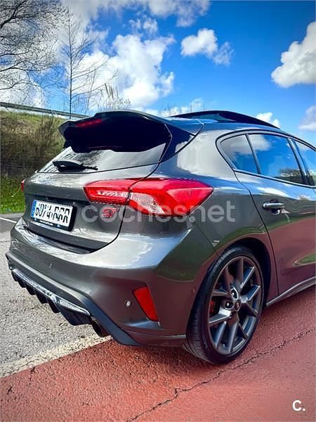 Käytetty Ford Focus ST 280 HP (205 kW) 2020 Harmaa Sedan