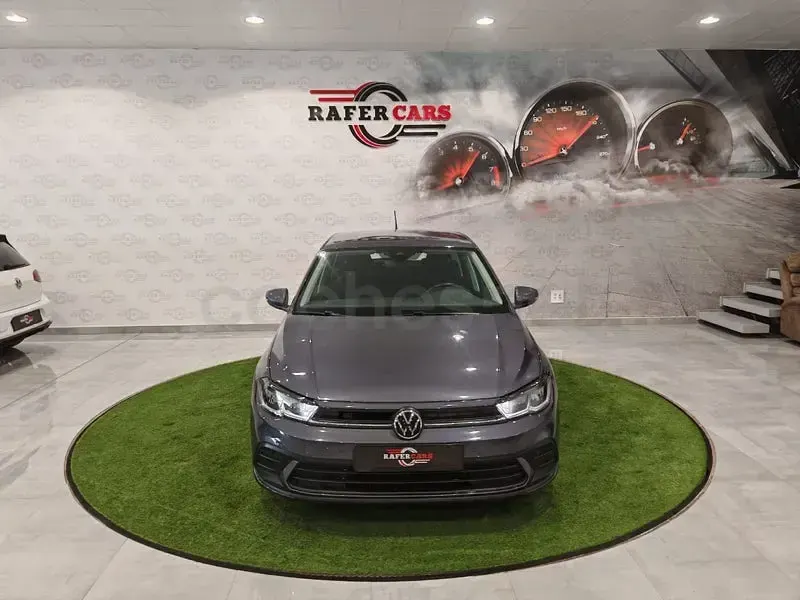 Usado VW Polo 95 CV (69 kW) 2022 Gris / plata Utilitario
