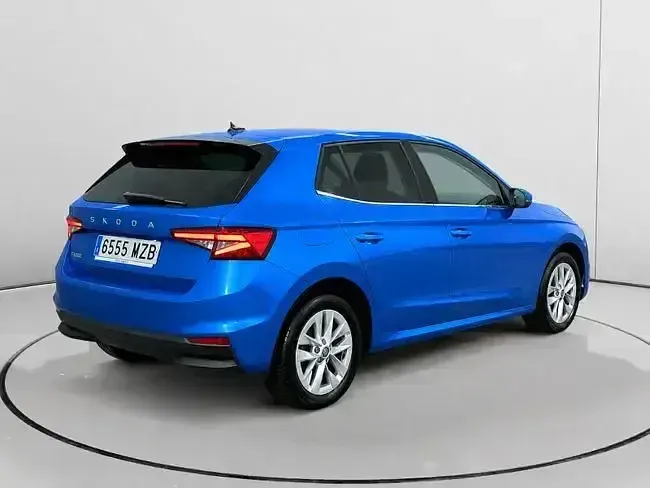 Usado Skoda Fabia Selection 95 CV (69 kW) 2025 Azul Utilitario