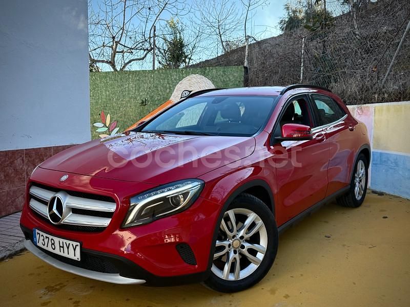 Usado Mercedes GLA220 Urban 170 CV (125 kW) 2014 Rojo SUV