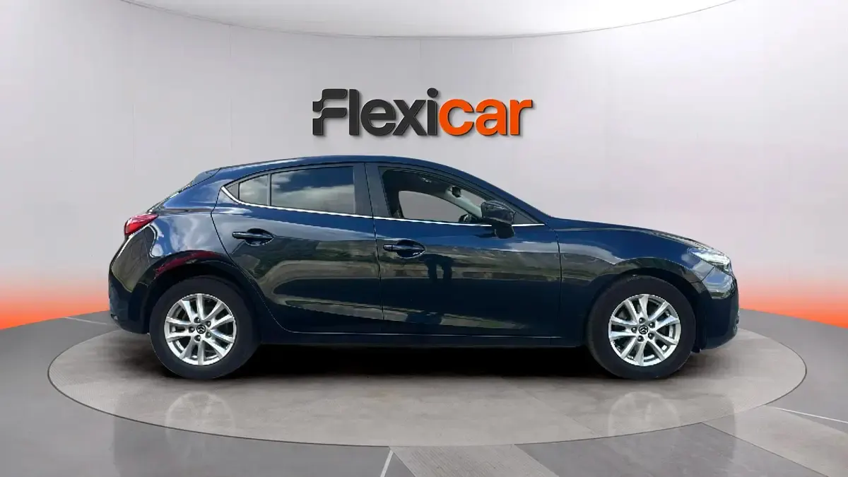 Usado Mazda 3 Luxury 105 CV (77 kW) 2017 Azul Berlina
