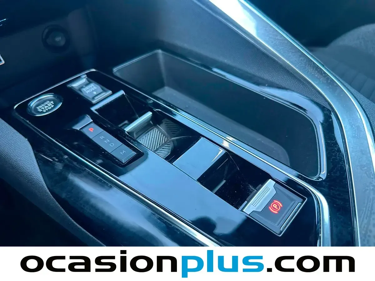 Usado Peugeot 3008 Active 131 CV (96 kW) 2023 Gris SUV
