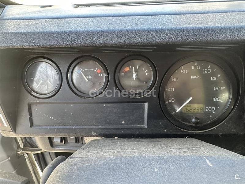 Usado Land Rover Defender 122 CV (89 kW) 2002 Blanco SUV