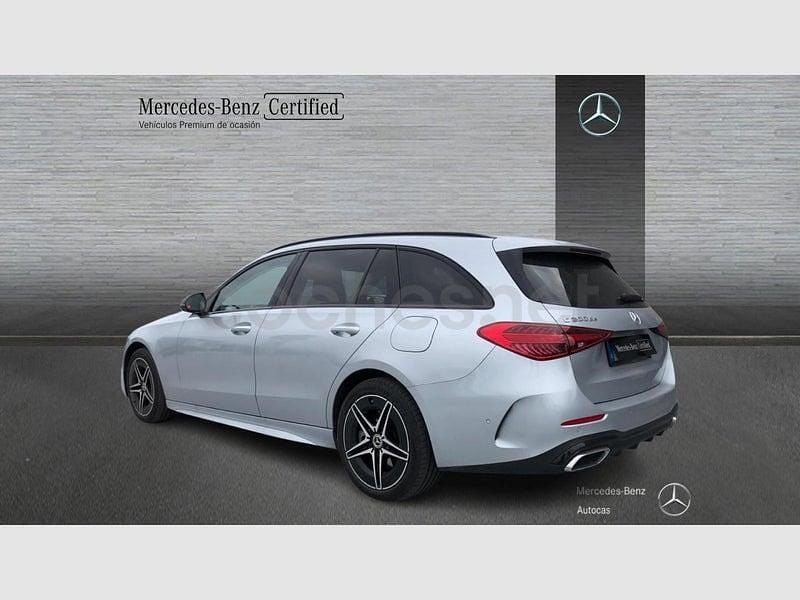 Usado Mercedes C300e 313 CV (230 kW) 2025 Gris / plata Familiar