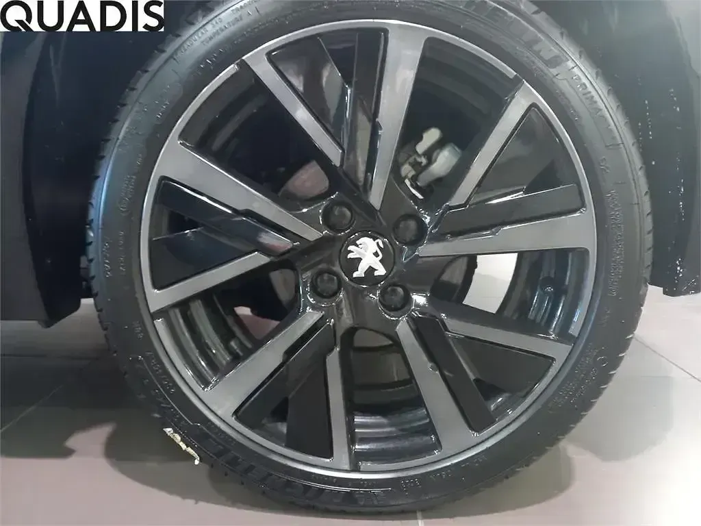 Usado Peugeot 208 GT 101 CV (74 kW) 2024 Negro perla nera Utilitario