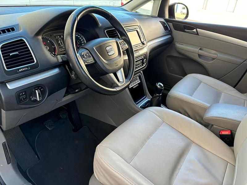 Usado Seat Alhambra Ecomotive 140 CV (102 kW) 2012 Negro Monovolumen