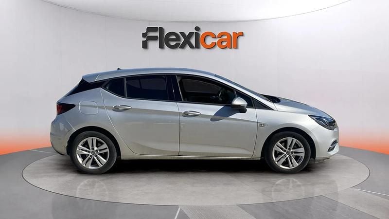 Usado Opel Astra 110 CV (80 kW) 2020 Azul Berlina