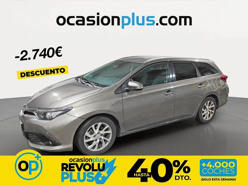 Usado Toyota Auris Hybrid Active 136 CV (100 kW) 2017 Gris Familiar