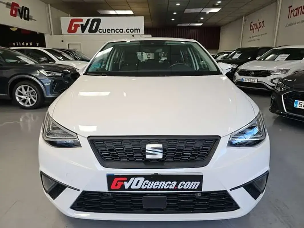 Usado Seat Ibiza Style 116 CV (85 kW) 2022 Blanco Utilitario