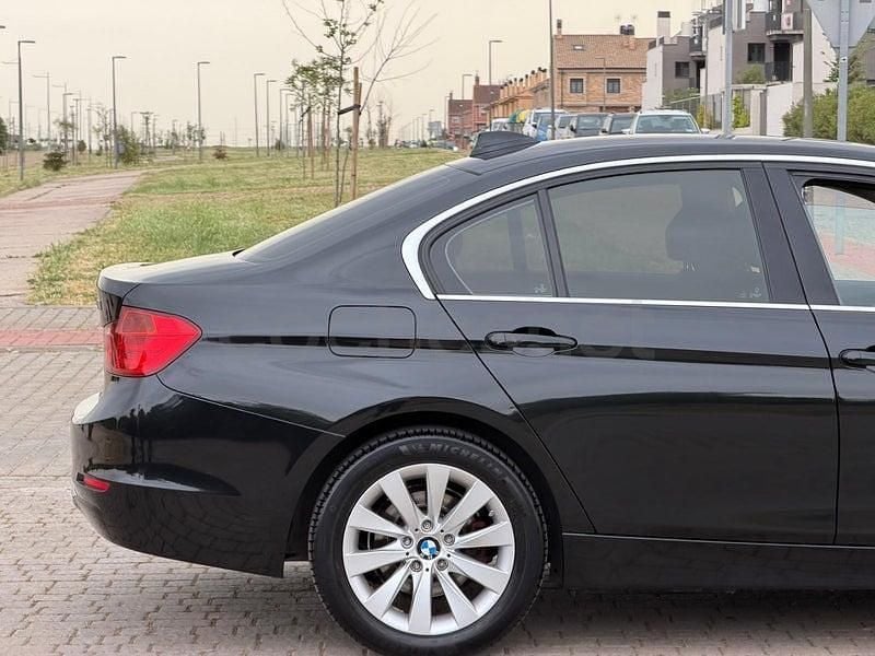 Usado BMW 316 116 HP (85 kW) 2015 Preto Sedan