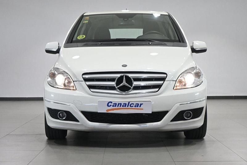 Usado Mercedes B200 140 CV (102 kW) 2010 Blanco Monovolumen