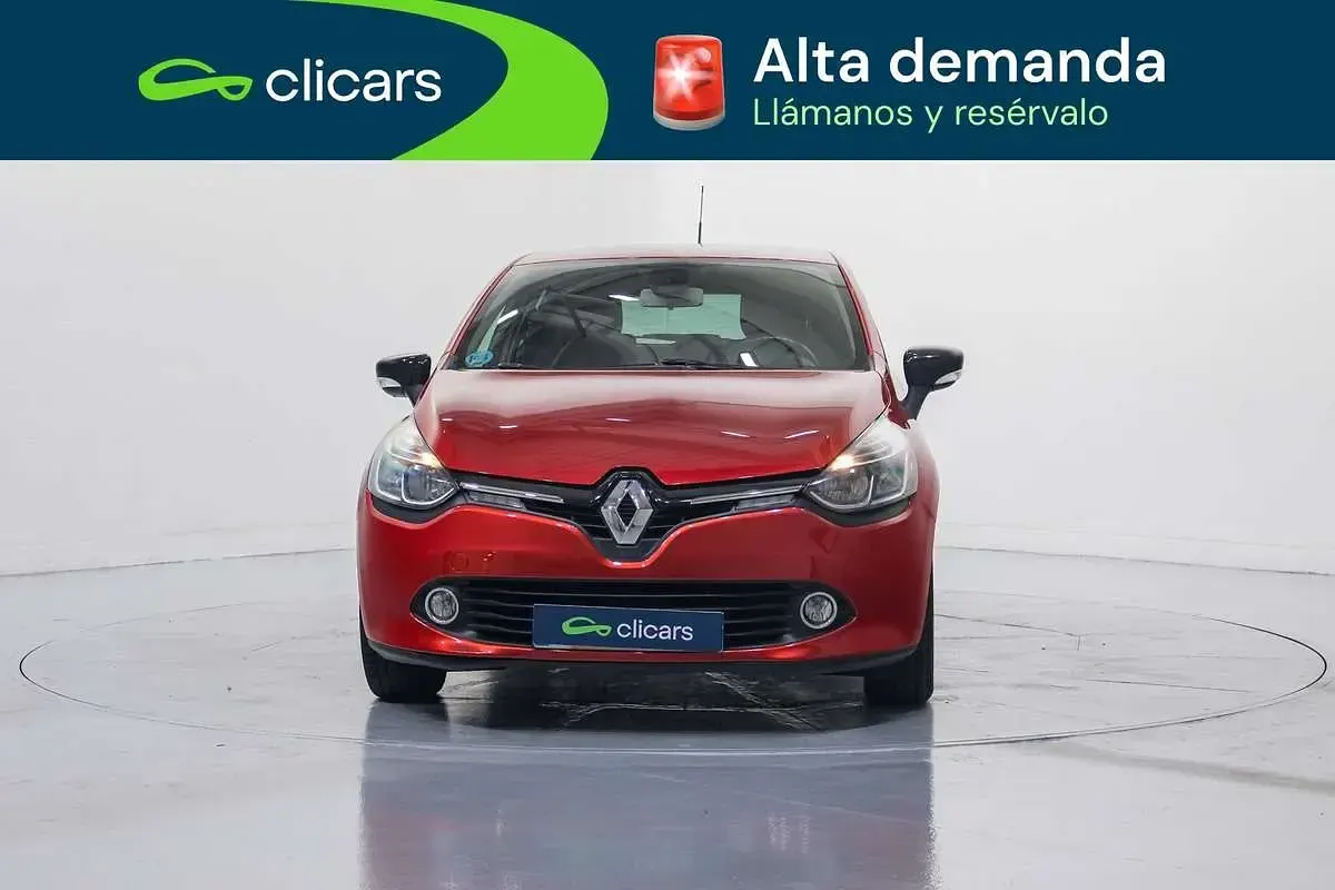 Usado Renault Clio LIMITED 73 CV (53 kW) 2016 Rojo Utilitario