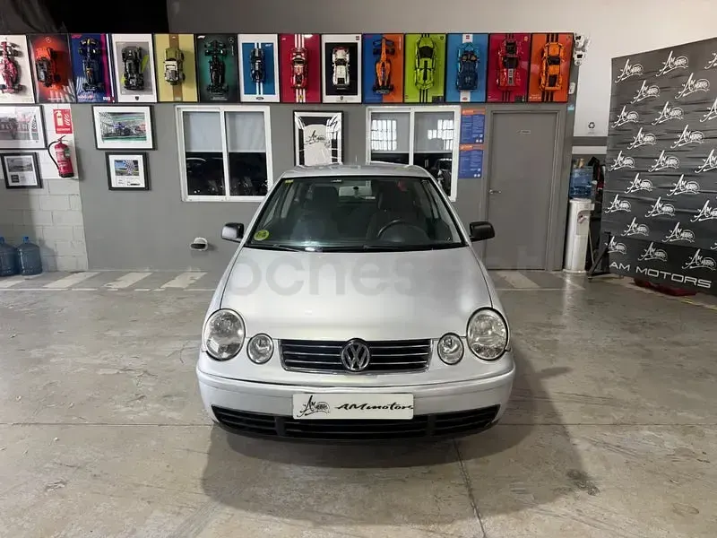 Usado VW Polo Conceptline 65 CV (47 kW) 2003 Gris / plata Berlina